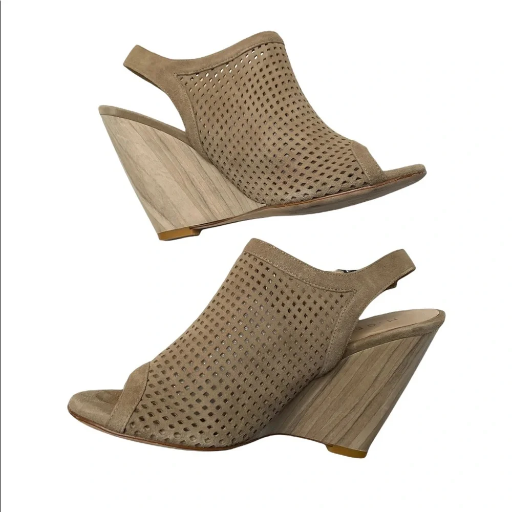 M. Gemi | The Vivo Tan Suede Peep Toe Wedge 39